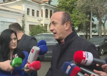 “Nuk lejoj që të përdhunohem!”, Sula shpërthen para Kuvendit: Kam sakrifikuar për këtë parti, u shkel statuti
