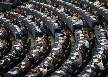 “Katargate” i ri në zemrën e BE-së. 15 eurodeputetë dyshohet se morën ryshfet për…