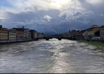 Moti i keq në Itali, rriten nivelet e lumenjve, mbyllen shkollat në Bolonja dhe Firence