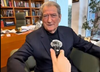 VIDEO / Bëri protestë për mbylljen, por vetë shfaqet në TikTok! Berisha: Preferoj zarzavatet dhe poezitë!