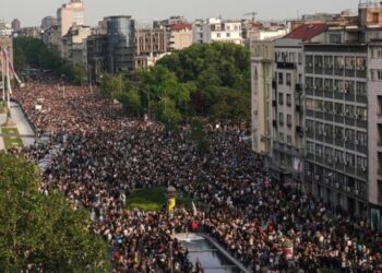 Protesta të reja në Serbi, bllokohen rrugët në qytete të ndryshme