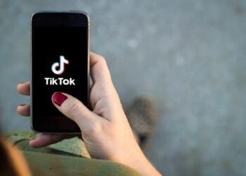 I kërkoi 1 mijë euro për t’i fshirë fotot në TikTok, arrestohet 27-vjeçari