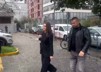 Ajola Xoxa paraqitet në SPAK, jepet sot vendimi për sekuestron e llogarive bankare
