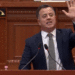 Flamur Noka bën gjestin e turpshëm në Kuvend (Video)