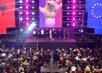 “Të tjerët, të kalbur dhe pa eksperiencë”, Rama: Partia Socialiste, parti e re, por shalqi me provë! Votimi i kujtdo përveç PS, hedhje e votës kot