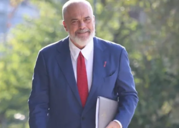 7 orë në Pallatin e Brigadave/ Mbaron mbledhja maratonë, çfarë ndodhi në takimin e Ramës me ministrat dhe drejtuesit e qarqeve