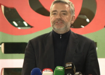 Gara për Dibrën/ Blendi Klosi prezanton ekipin me 7 kandidatë