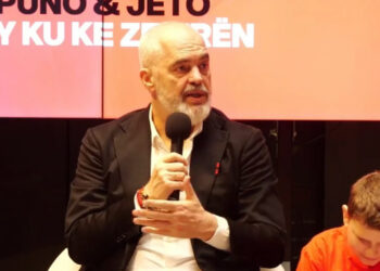 Rama takim me mësuesit shqiptarë në Greqi: Me anëtarësimin në BE do të kalojmë në një nivel tjetër