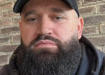 Investigimi i “Mail on Sunday”: Si e “morën në qafë” rrjetet sociale bosin shqiptar të trafikut të emigrantëve