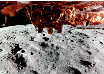 ”Blue Ghost” prek me sukses Hënën