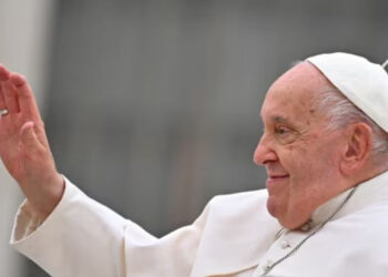 “Natë e qetë” për Papën, Vatikani: Ati i Shenjtë është në gjendje të qëndrueshme