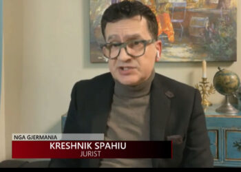 Spahiu: Nëse pakti Trump-Zelensky nënshkruhet shpejt, debati mund të ketë qenë vetëm teatër diplomatik amerikan