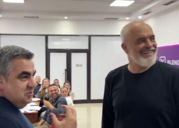 Rama takim me shtabin elektoral të njësisë 6: Duhet thithur dhe filtruar uji i kënetës! Demokratët që duan, t’i çlirojmë!