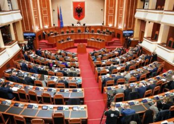 Kuvendi sot seancë plenare/ Nga “Paketa e maleve” te “Smart city”, çfarë pritet të diskutohet