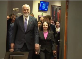 Zëri i Amerikës: Shqipëria gati të çelë negociatat për dy grup-kapituj të tjerë me BE-në