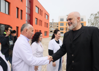Gjimnazi i ri “Naim Frashëri”, në Durrës/ Rama: Shkolla e re, në funksion të 850 nxënësve