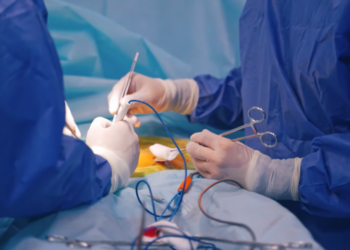 VIDEO / 4-vjeçari i nënshtrohet një operacioni unik në QSUT, Koçiu: Arritje e mjekësisë shqiptare