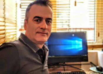 Zëra mediatikë me petka politike