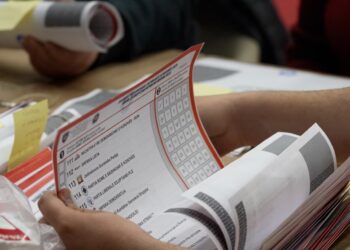 Zgjedhjet parlamentare në Kosovë/ KQZ-ja numëron të gjitha votat me postë, kryeson Lëvizja Vetëvendosje