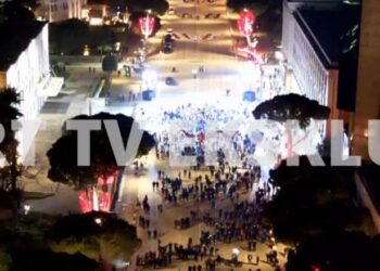 VIDEO / Pamje pa koment, ja pjesëmarrja në protestën e Berishës për TikTok-un
