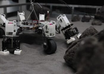 Robot multifunksional për minierat hapsinore