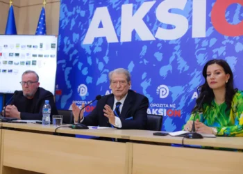 “Stërgjyshi i tij kishte tre dhi dhe dy derra”, Berisha i bën biografinë Ramës: Ka marrë pronat e kishës në jug!