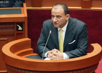 “Fatkeqësisht e humbëm betejën”, bashkëshortja e Andis Harasanit: Luftoi fort për ne, nuk rreshti së dhuruari dashuri