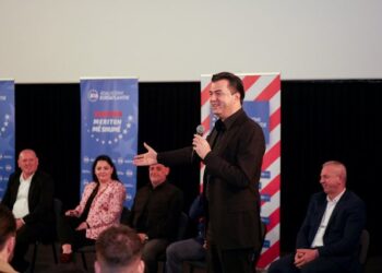 Sfida e Lulzim Bashës në Shkodër, prezanton si kandidatë për deputet krerët historikë të PD