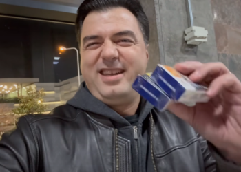 VIDEO / “Ke porosi këto 2 paketat”, Basha s’i ndahet Ramës: O je më buf se bufi, o koka e bandës!