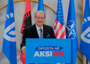“Do ta bëjmë arsimin madhështor, do dyfishojmë buxhetin”, Berisha “hap thesin” e premtimeve: Paga për mësuesit do jetë mbi 1200 euro!