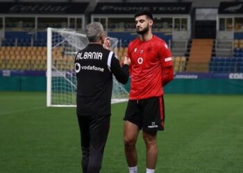 Armando Broja “lë në baltë” Kombëtaren, trajneri i Everton bën “bllokadë” sulmuesit kuqezi