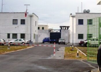 U plagos me armë disa ditë më parë, ndërron jetën në spital efektivi i burgut të Burrelit