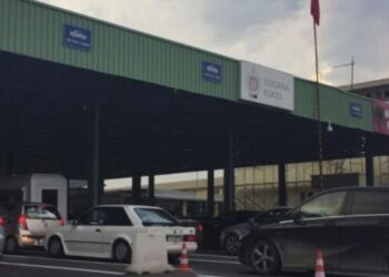 Tentoi të kalojë doganën me makinë të vjedhur në Angli, arrestohet në Morinë 62-vjeçari nga Tropoja