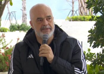 “E pranoj me keqardhje që nuk kemi bërë mjaftueshëm për Vlorën”, Rama premton rikthim me energji të reja
