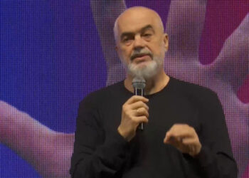 LIVE! Integrimi në BE, Rama ironizon Bashën nga Gjirokastra: E ngjalla! Mund ta bënte edhe Luli, por na krijon problem se e zë gjumi
