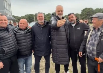 Rama vijon inspektimet në Vlorë, merr dhuratë një tjetër buf: Duhet të thaj kënetën!