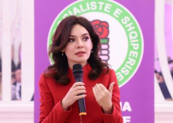 11 Maji/ Spiropali prezanton kandidatët e PS në Kamëz: Një skuadër e re për Shqipërinë në BE