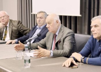 Zgjedhjet, ish-presidenti Moisiu mesazh klasës politike: Të tregojmë se ne shqiptarët duam…