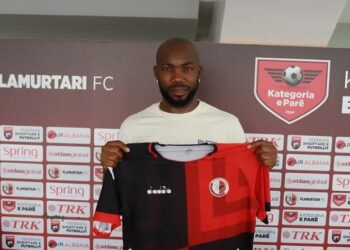 Plagosi lojtarin e ekipit Flamurtari, vihet në pranga 21-vjeçari në Vlorë