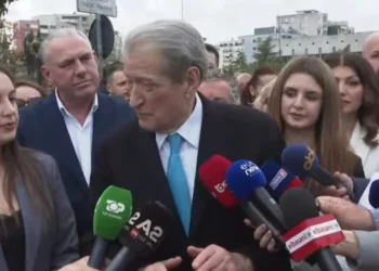 Dash Sula në partinë e Lapajt? Berisha nga Elbasani: Gabim i madh, por ka kohë ta mendojë…