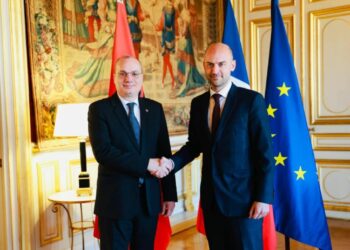 Hasani takim me homologun në Paris: Diskutim produktiv mbi forcimin e marrëdhënieve dypalëshe dhe anëtarësimin