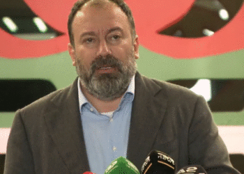 Gara në qarkun e Elbasanit, Mazniku prezanton kandidaturat e PS, Taulant Balla jashtë listës 
