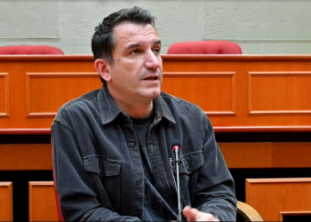 “Po cilat prova do prish unë?”, Veliaj: Celularët i ka Olsi, bashkë me lodrat e fëmijëve dhe ish-makinën e vjehrrit