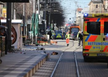Makina merr përpara turmën e njerëzve në Mannheim të Gjermanisë, një viktimë dhe disa të plagosur