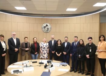 Ndalohet bullizmi dhe materialet me AI, partitë politike firmosin Kodin e Etikës