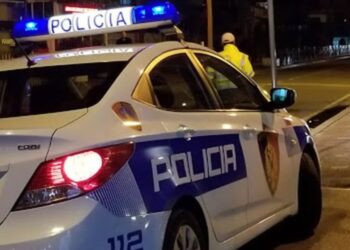 Motori del nga rruga në Shkodër-Koplik, drejtuesi 71-vjeçar përfundon në spital