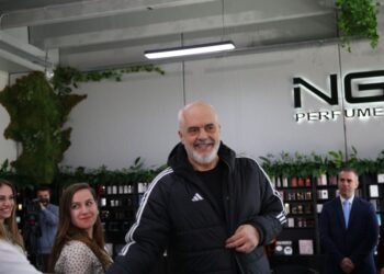 Rama vizitë në një kompani parfumesh në Durrës: Kemi një sërë projektesh të reja për të jetëzuar zonën