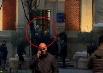 Rama shkon pasdite në Bashkinë e Tiranës, takon nënkryetarët dhe drejtorët