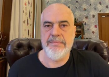 “Sa herë krenoheni me këtë BE”, Rama-komentuesit: Është stacioni i fundit i shpëtimit të vendit nga e shkuara