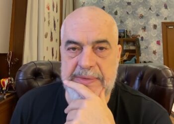 “Jam mërzitur shumë”, Rama ironizon listat e Berishës: U lanë në det të hapur Kujtim Gjuzi dhe gjeli i detit të Peqinit